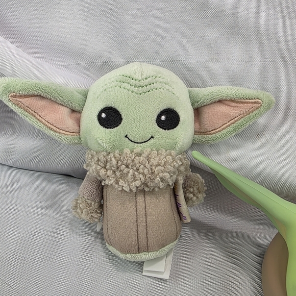Star Wars Mandalorian The Child Silicone Nightlight & Itty Bittys Plush - Picture 2 of 10